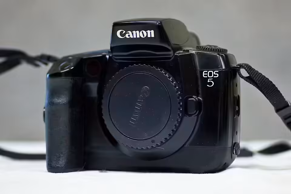 Canon EOS 5
