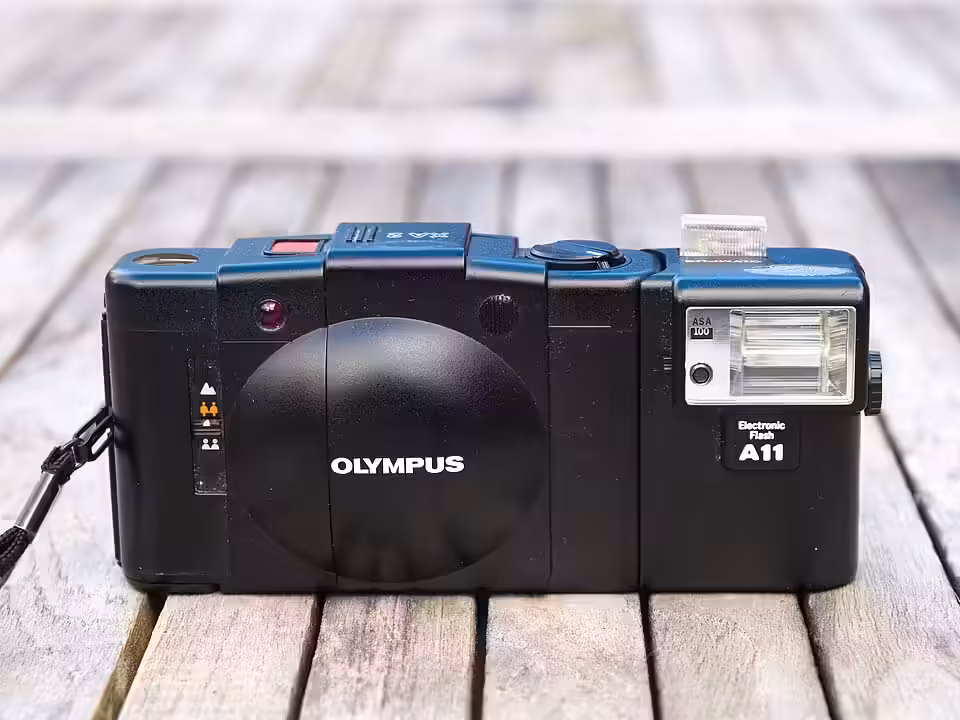 Olympus XA2